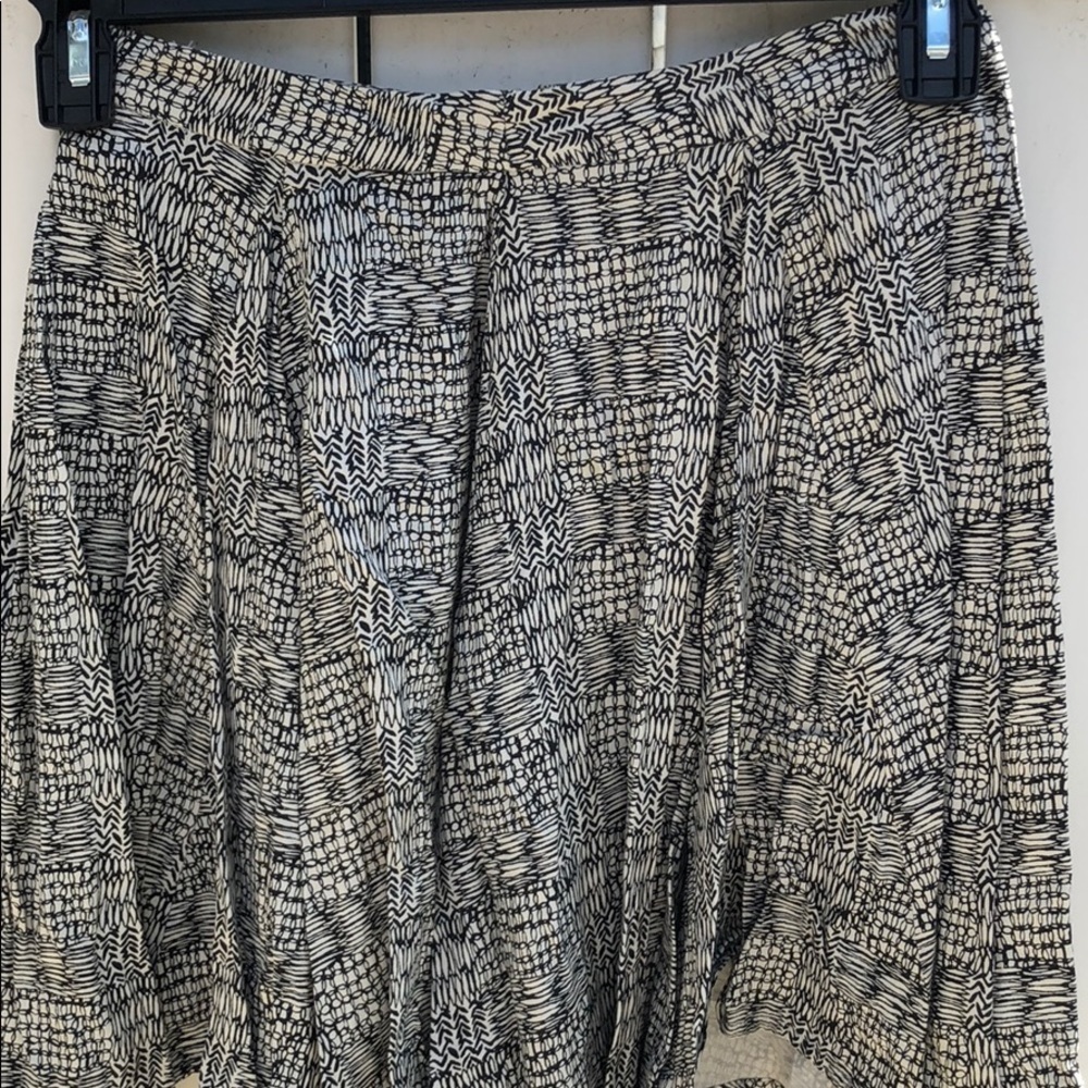 Ecote‎ Skirt - Picture 3 of 9